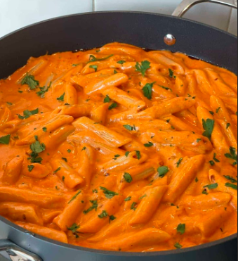 Creamy Tomato Pasta Recipe with Mozzarella Cheese