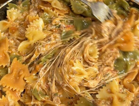 20-Minute Tomato Smash Pasta