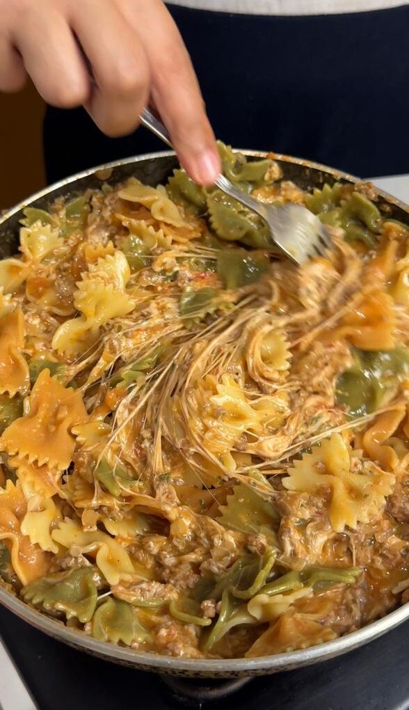 20-Minute Tomato Smash Pasta